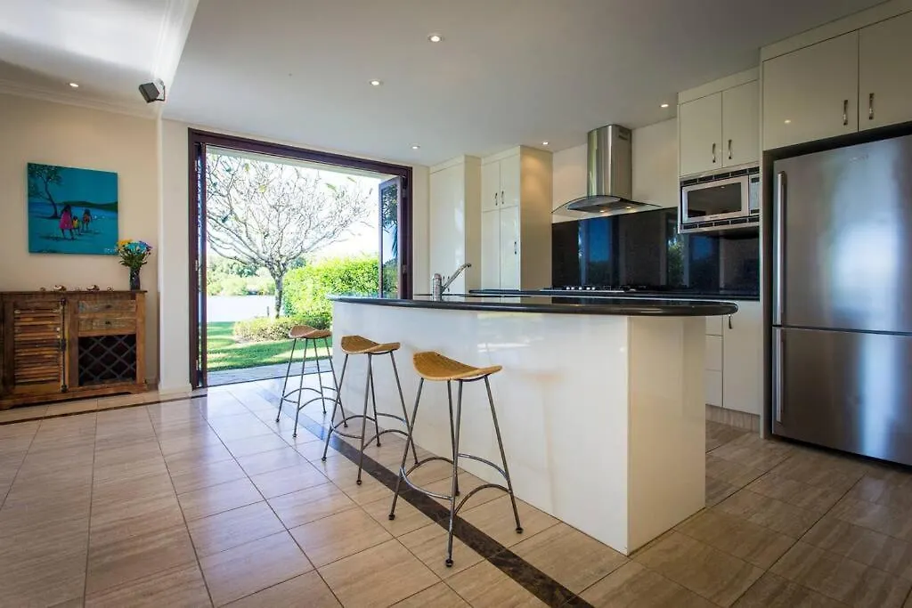 22 Ruby Close - Lakeside Home In Port Douglas